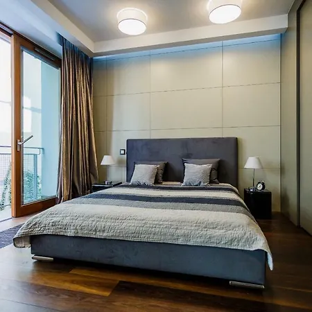 Warszawski Sen-apartament Emilii Plater 10 *